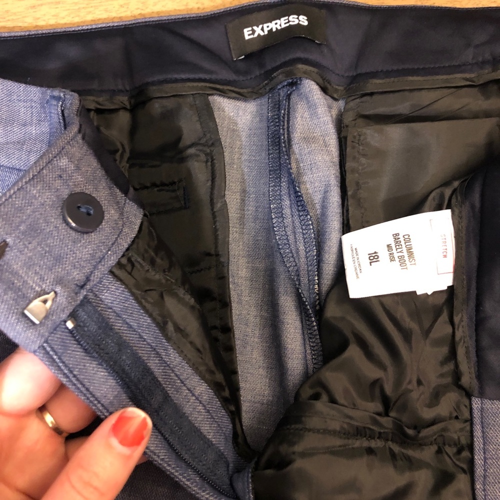 NWOT Express Columnist Barely Boot Stretch 18L